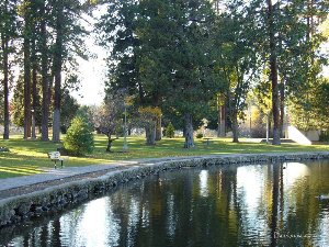 Deschutes River, Drake Park, Bend, OR. Photo 2007 by Dan Keusal